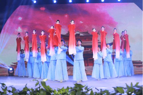 12個(gè)節(jié)目匯成一臺(tái)高品質(zhì)演出 海內(nèi)外觀眾共品武漢 味道